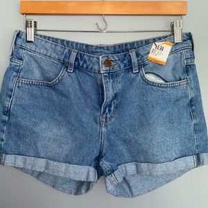 thrifted: medium wash jean shorts